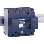 SE NG125  prekidač  NG125L  4P  10A  C kriva